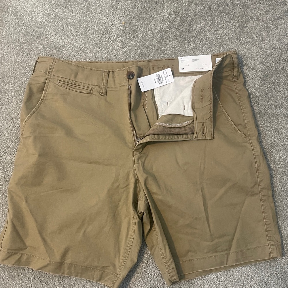 American Eagle Lived-In Men’s Khaki Short, Size 34.